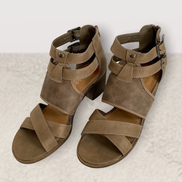 Rampage Block Heel Shoes - Picture 13 of 13